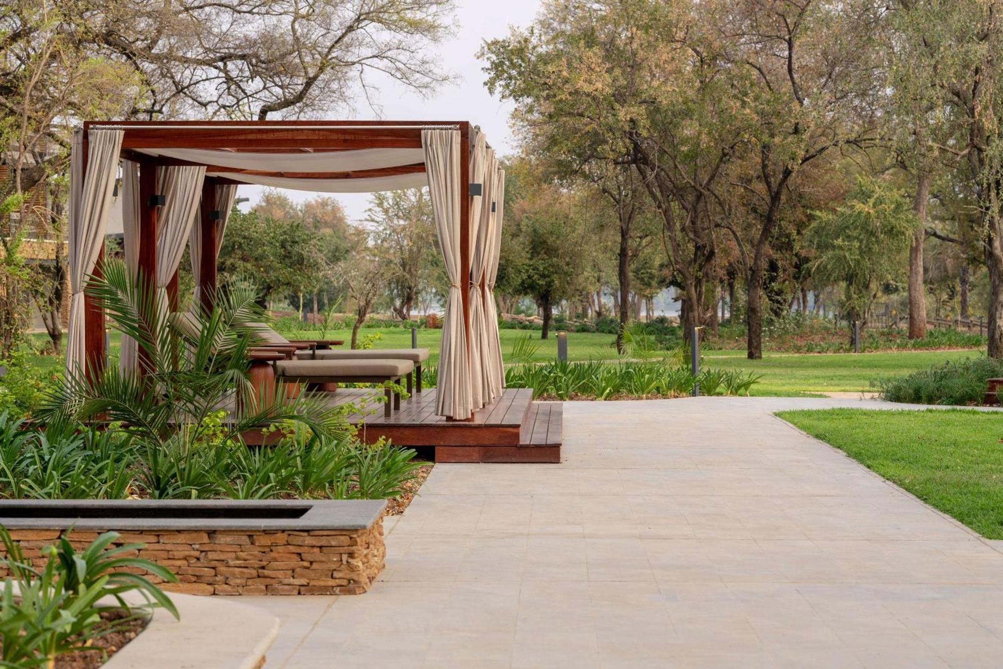 Radisson Blu Mosi-Oa-Tunya Livingstone Resort Eksteriør bilde